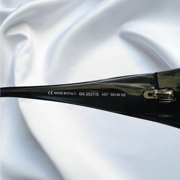 Gucci Sunglasses Oval GG Logo Crystal Black GG 2527 - Picture 4 of 10